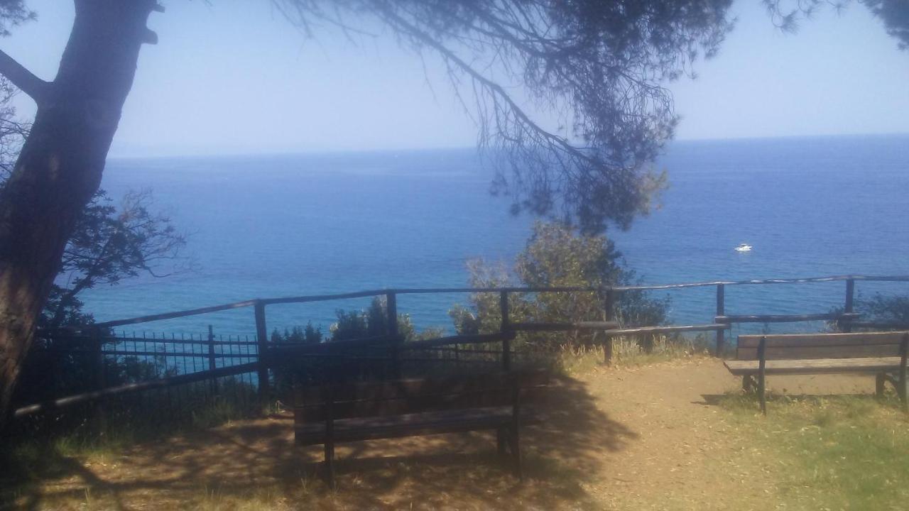 Il Capriolo Bed & Breakfast Celle Ligure Exterior photo